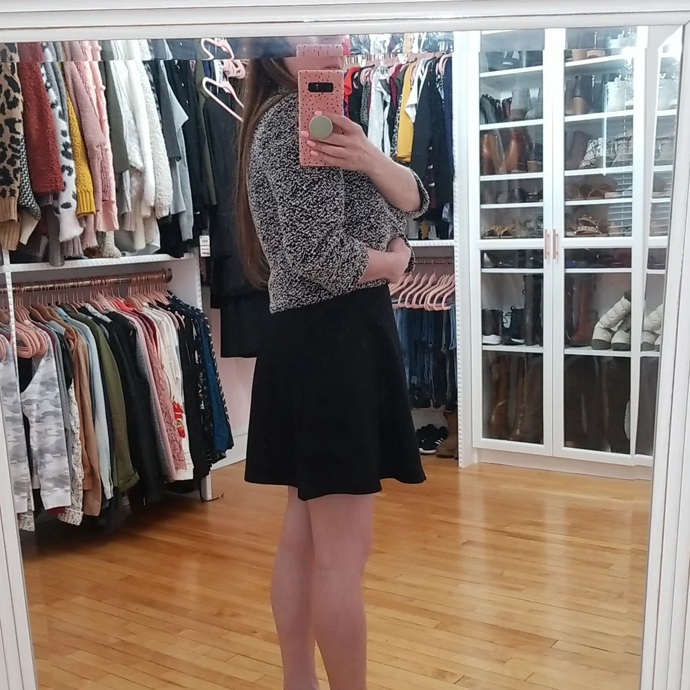 SOLD Ann Taylor Black/whited Textured Cropped blazer, 4 Petite - Picture 9 of 12